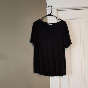 Green Envelope Black Short Sleeve V-Neck Top